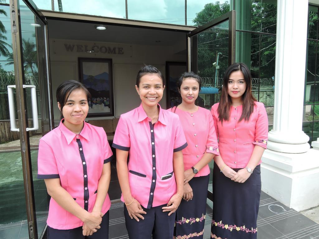 Aye Chan Thar Yangon Luaran gambar